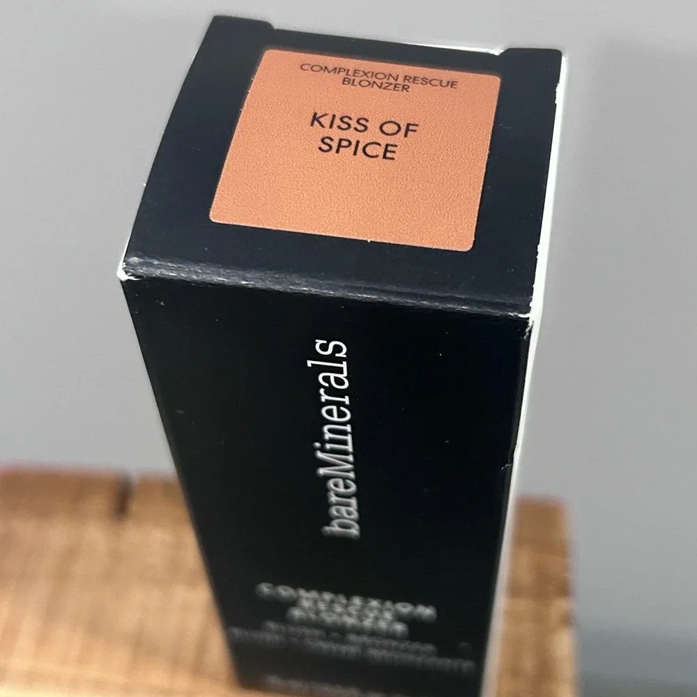 bareMinerals Complexion Rescue Blonzer in KISS of Spice.